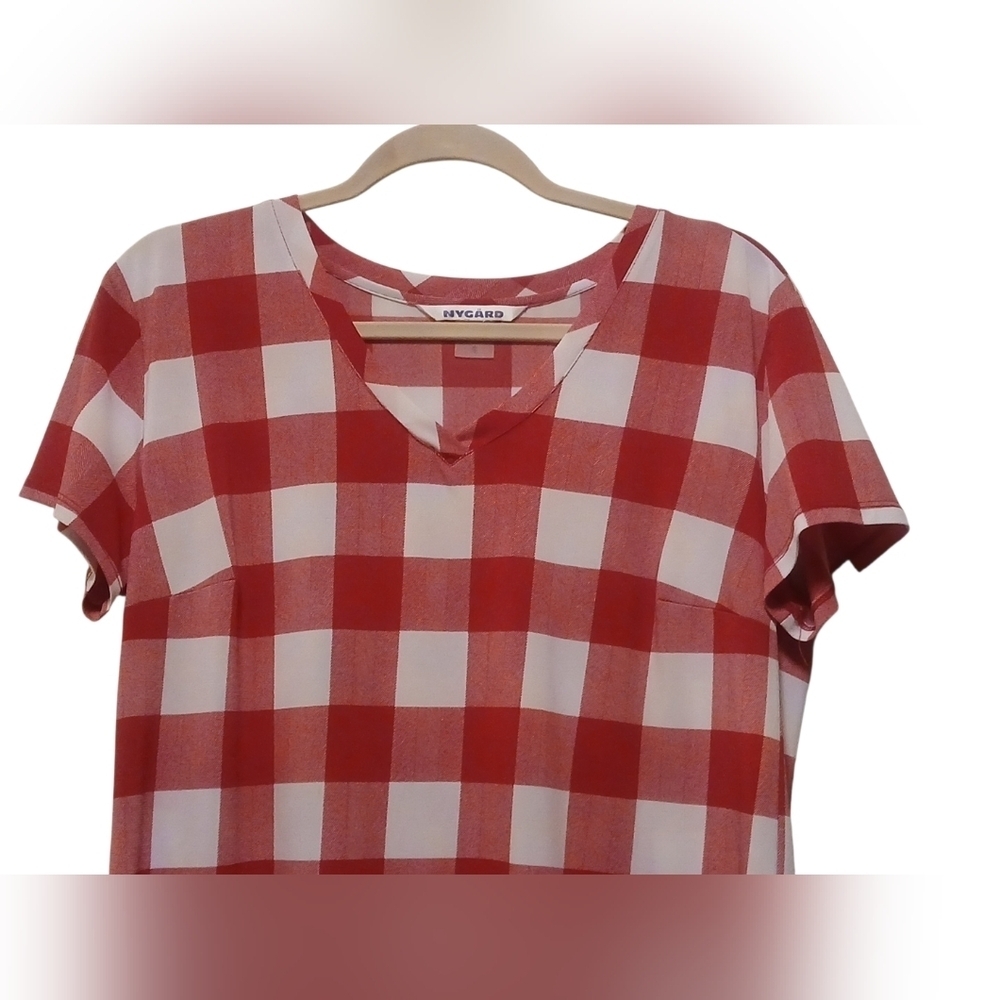 Peter Nygard- NWT, Red & White Checkered Short Sleeve Top, V-Neck, Size Small - Picture 5 of 10